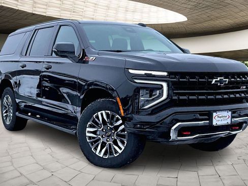 New 2026 Chevrolet Suburban Z71 w/ Comfort Package image 2