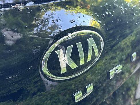 Used 2020 Kia Telluride S FWD image 6
