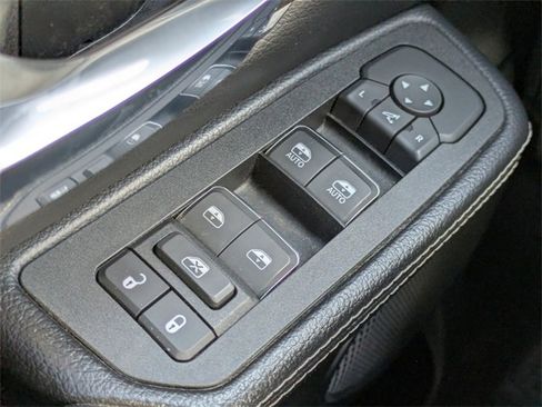 Used 2025 RAM 1500 Laramie image 25