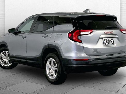 Used 2024 GMC Terrain SLE AWD/4WD image 11