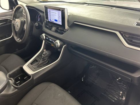Used 2024 Toyota RAV4 XLE FWD image 27