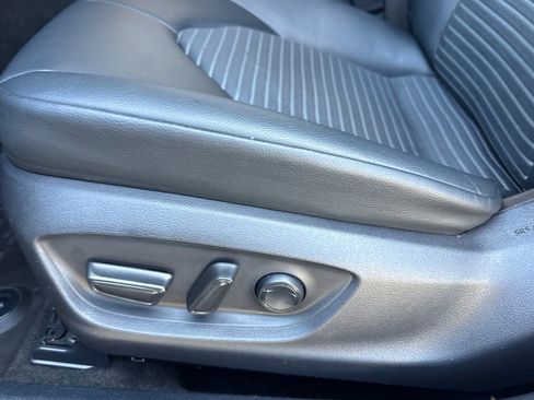 Used 2022 Toyota Camry SE FWD image 14