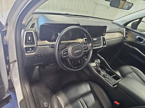 Used 2023 Kia Sorento S w/ Panoramic Sunroof Package AWD/4WD image 15