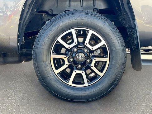 Used 2014 Toyota Tundra SR5 w/ TRD Off Road Package AWD/4WD image 27