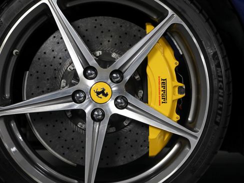 Used 2015 Ferrari 458 Spider RWD image 19