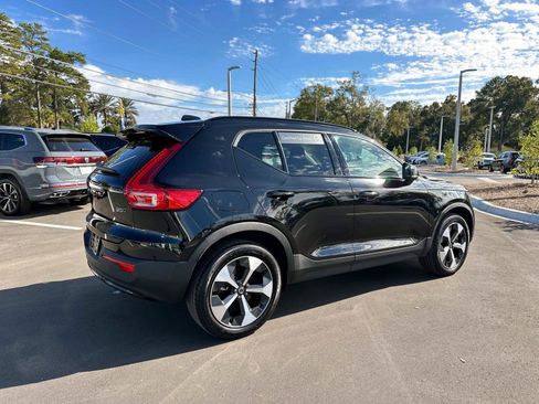 Certified 2024 Volvo XC40 B5 Plus image 5