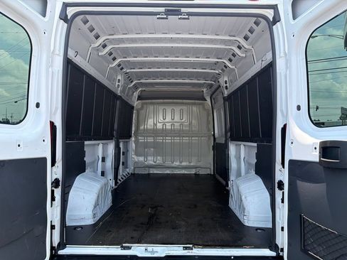 Used 2023 RAM ProMaster 2500 w/ Advance Safety Group (B) FWD image 10