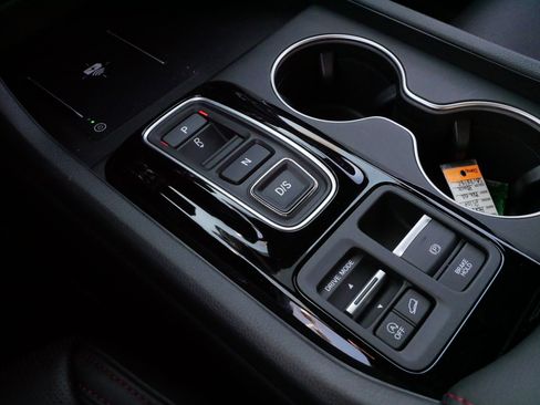 Certified 2025 Honda Pilot Black Edition image 24