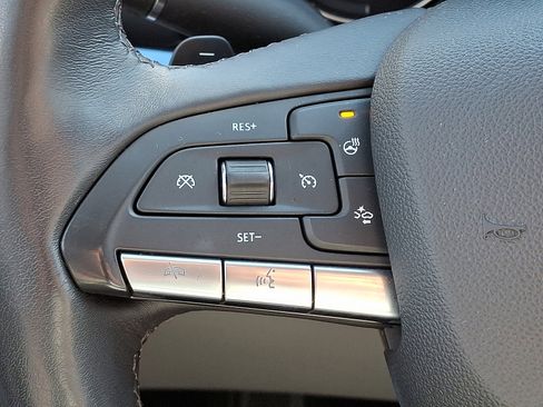 Used 2023 Cadillac XT4 Luxury w/ Cold Weather Package image 23