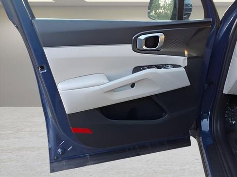 Used 2025 Kia Sorento S w/ Panoramic Sunroof Package image 17