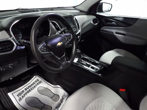 Used 2018 Chevrolet Equinox LS image 9