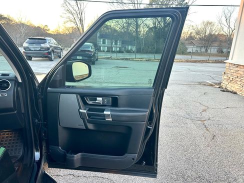 Used 2016 Land Rover LR4 HSE image 19