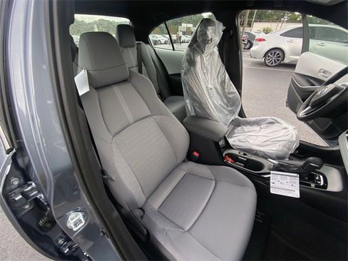 Used 2025 Toyota Corolla SE image 24