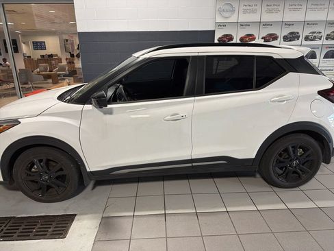 Used 2024 Nissan Kicks SR FWD image 2