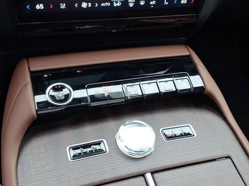 New 2025 Lincoln Navigator Reserve AWD/4WD image 23