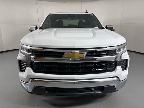 Used 2024 Chevrolet Silverado 1500 LT image 3