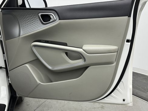 Used 2021 Kia Soul LX image 31