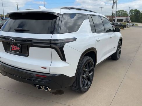 Used 2025 Chevrolet Traverse RS image 7