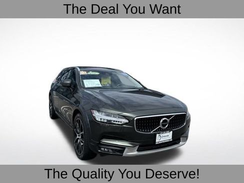 Used 2020 Volvo V90 T6 Cross Country image 1