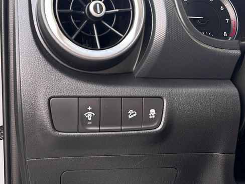 Used 2023 Hyundai Kona SEL image 17