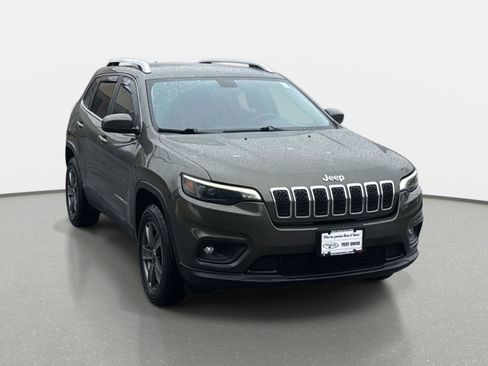 Used 2019 Jeep Cherokee Latitude Plus w/ Cold Weather Group image 3