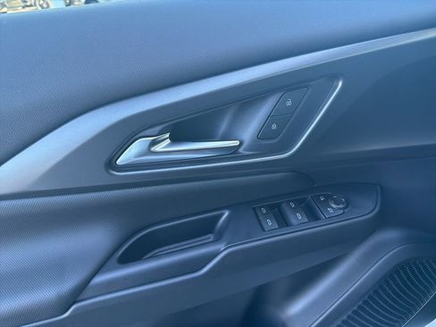 New 2026 Chevrolet Equinox EV LT w/ Comfort Package image 18