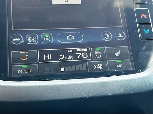 Used 2025 Subaru Forester Limited image 19