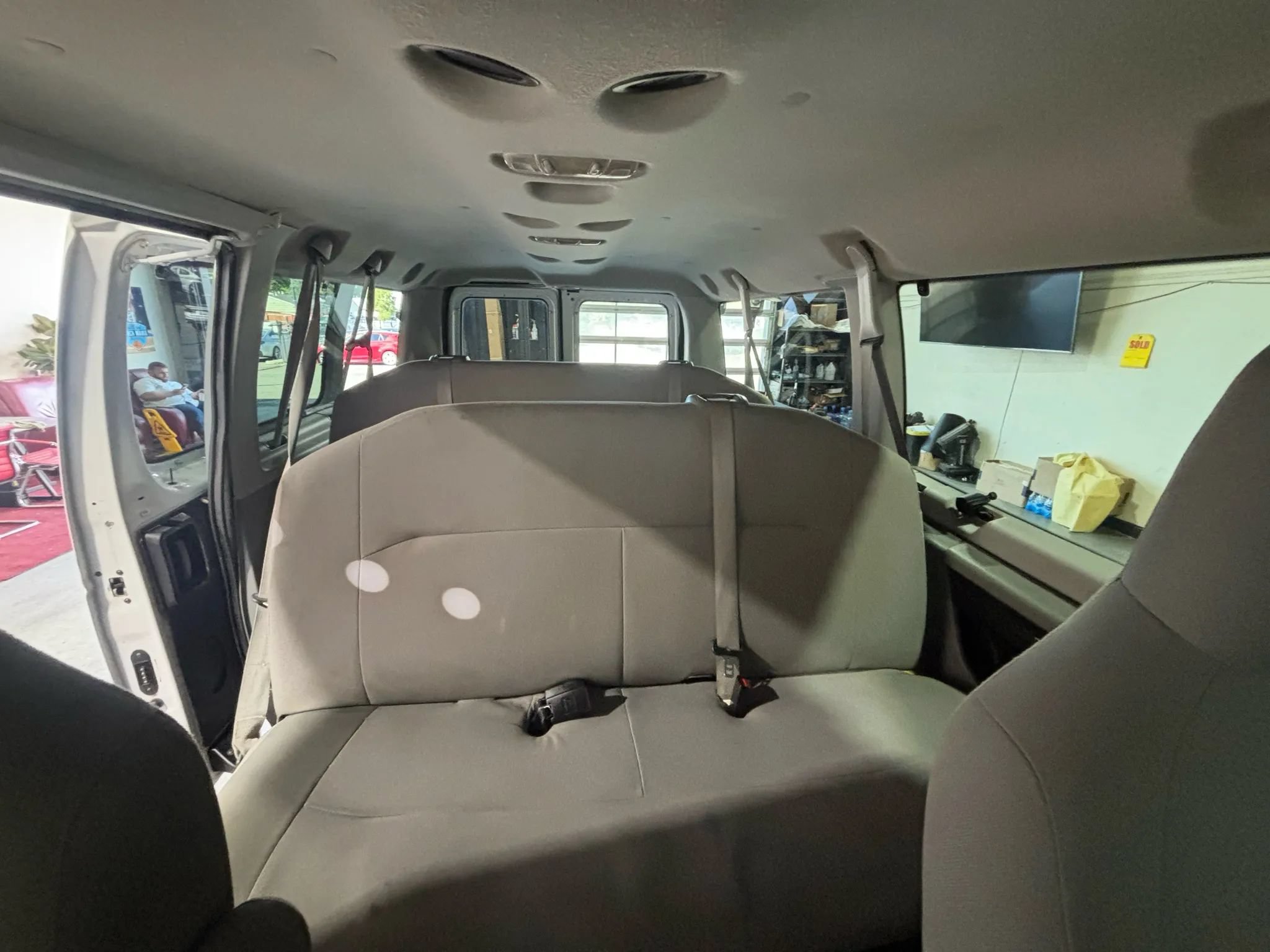 Used 2014 Ford E-350 and Econoline 350 XL RWD image 9