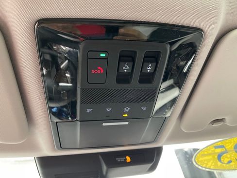 New 2025 Mitsubishi Outlander SE image 8