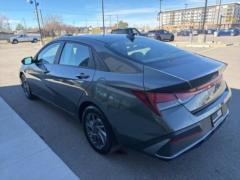 Used 2024 Hyundai Elantra SEL image 5