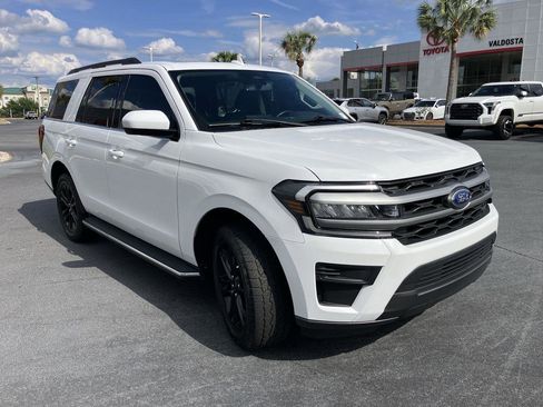 Used 2023 Ford Expedition XLT RWD image 7