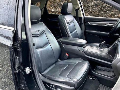 Used 2017 Cadillac XT5 Luxury w/ Driver Awareness Package image 7