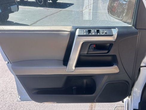 Used 2011 Toyota 4Runner SR5 image 3