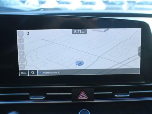 Used 2025 Hyundai Elantra Limited image 21