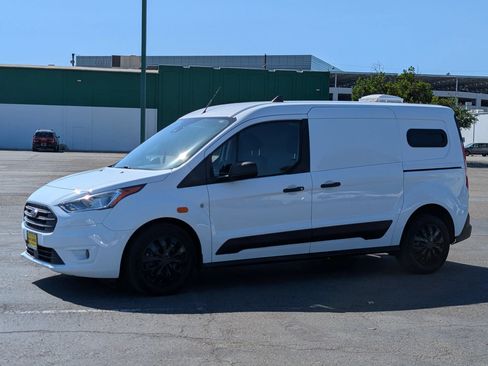 Used 2019 Ford Transit Connect XLT FWD image 3
