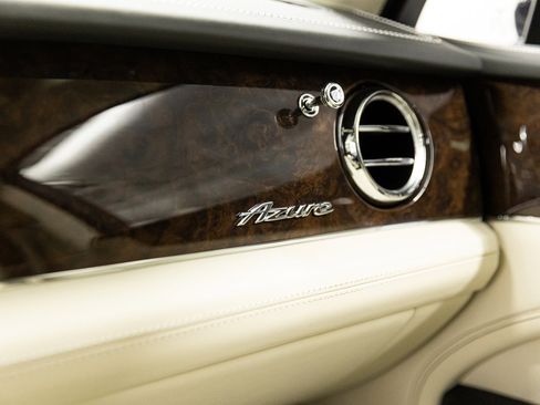 New 2025 Bentley Bentayga Extended Wheelbase image 21