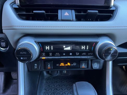 Used 2024 Toyota RAV4 XLE w/ Convenience Package image 17