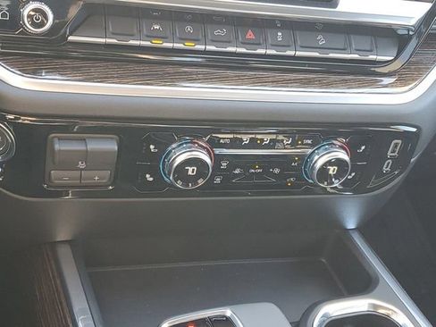 New 2026 GMC Sierra 1500 Elevation image 17