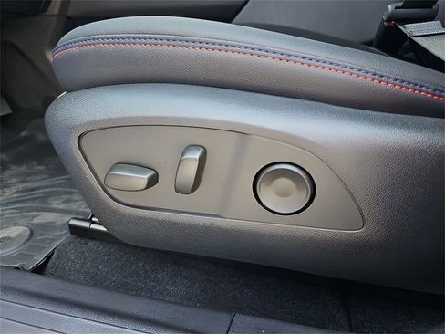 New 2025 Chevrolet Equinox EV RS image 20