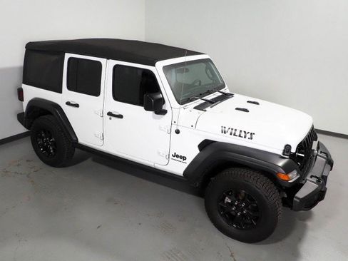 Used 2023 Jeep Wrangler Willys image 13