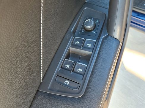 Used 2022 Volkswagen Tiguan SEL R-Line image 34