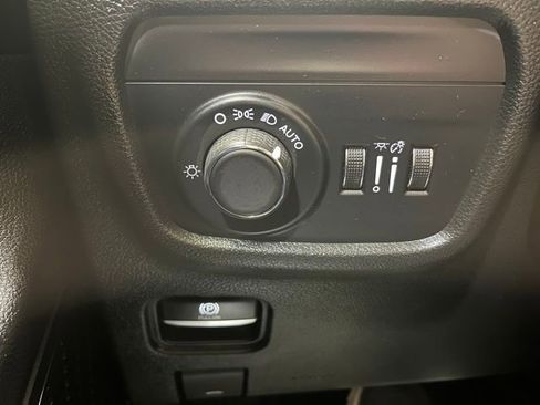 Used 2023 Jeep Grand Cherokee Altitude image 15