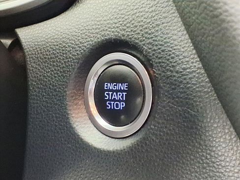 Used 2020 Toyota Corolla Hatchback image 23