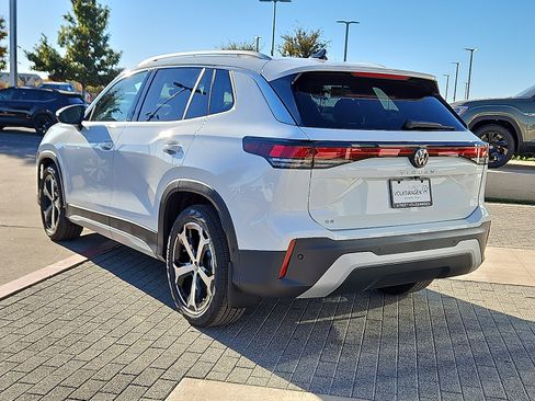 New 2026 Volkswagen Tiguan SE image 2