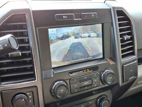 Used 2019 Ford F150 XLT w/ Equipment Group 302A Luxury image 18