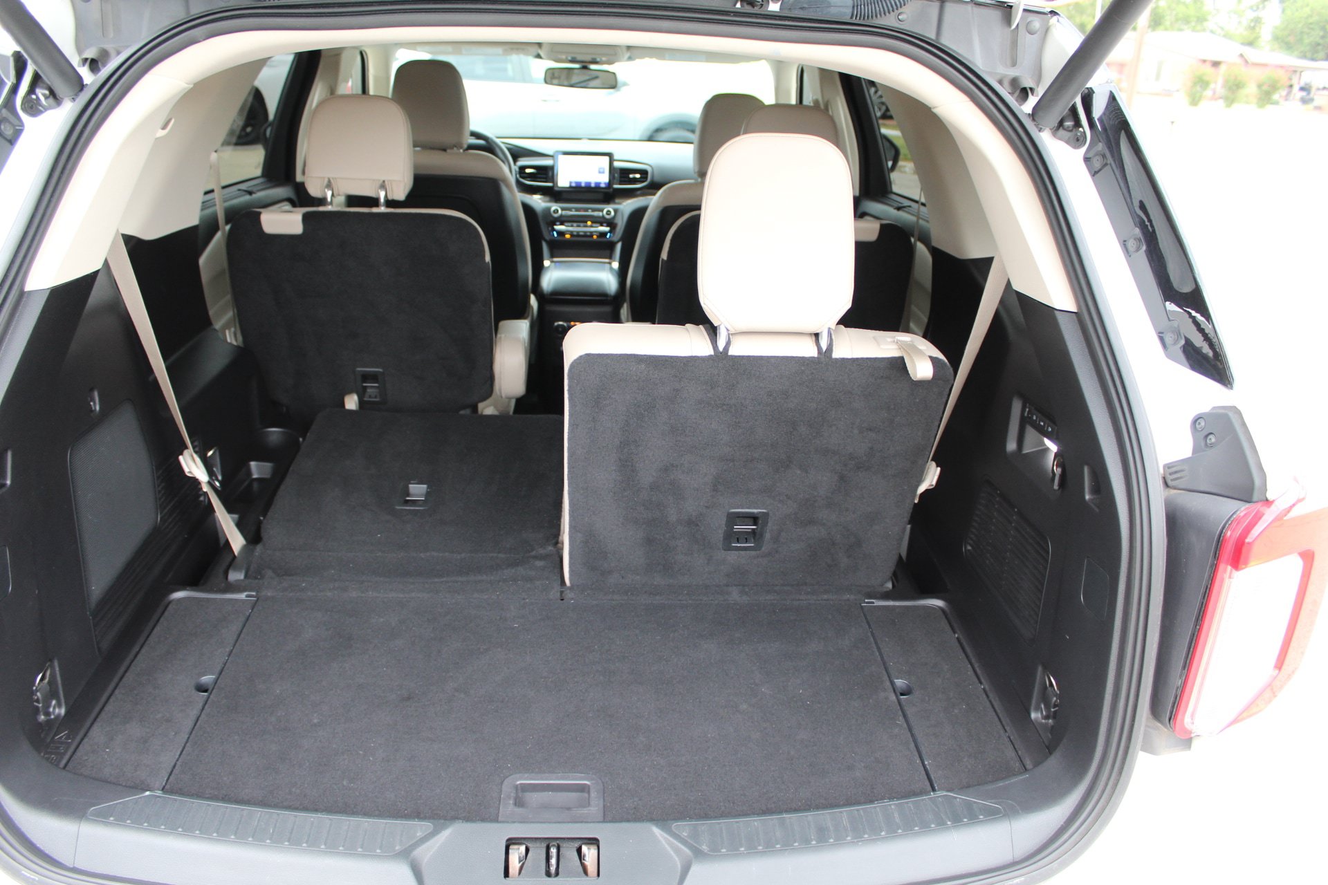 Used 2020 Ford Explorer Limited AWD/4WD image 24