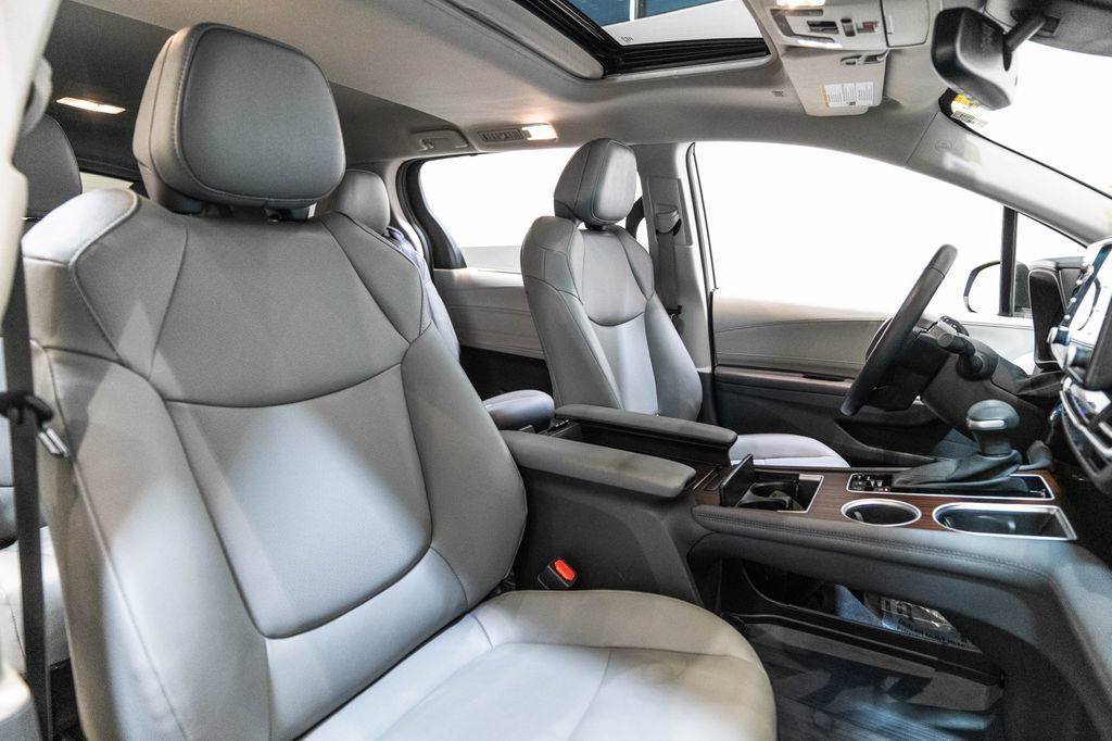 Certified 2024 Toyota Sienna XLE AWD/4WD image 15