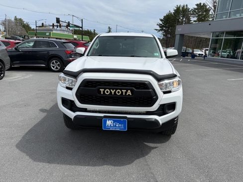 Used 2017 Toyota Tacoma SR w/ SR Convenience Package AWD/4WD image 3