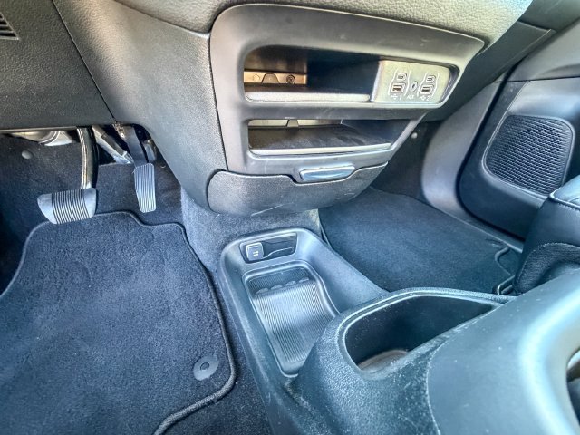 Used 2025 Chrysler Pacifica Select FWD image 15
