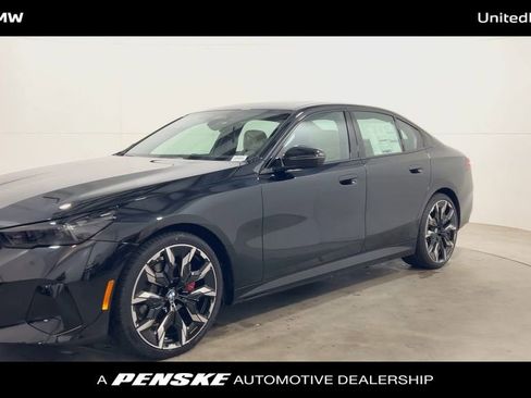 Used 2026 BMW 530i w/ M Sport Package RWD image 4